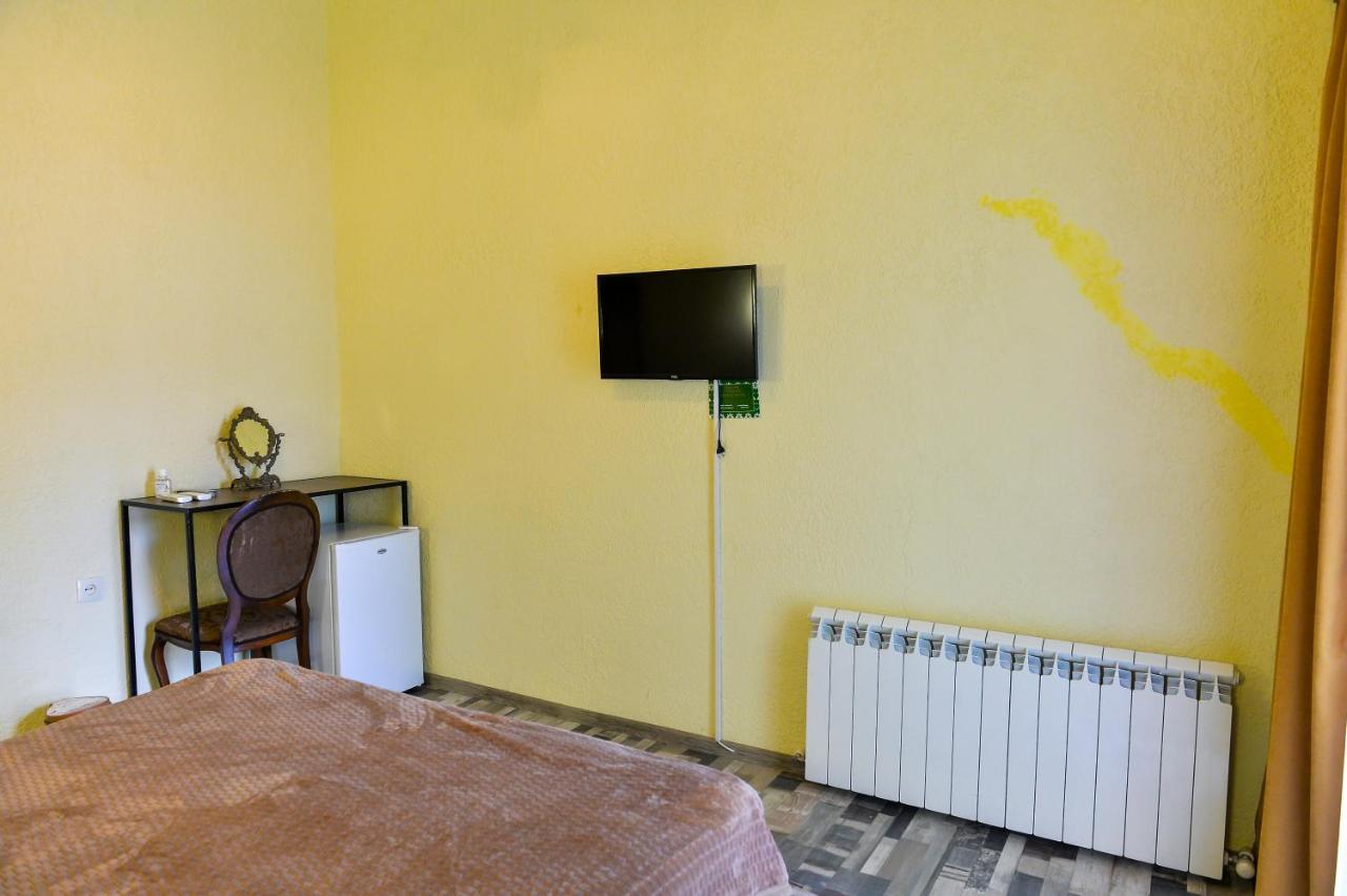 Green Flower Hotel Kutaisi Zewnętrze zdjęcie