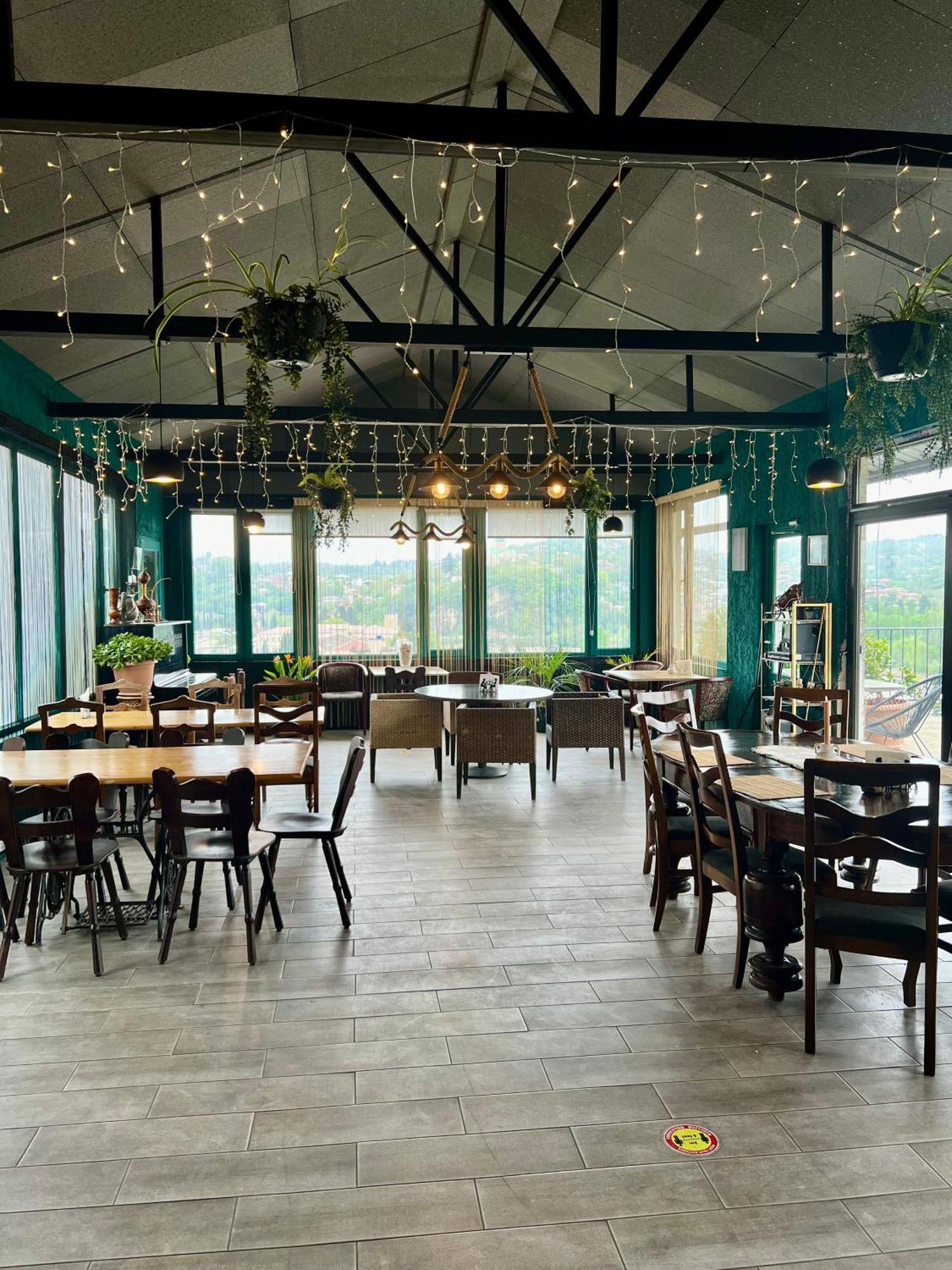 Green Flower Hotel Kutaisi Zewnętrze zdjęcie
