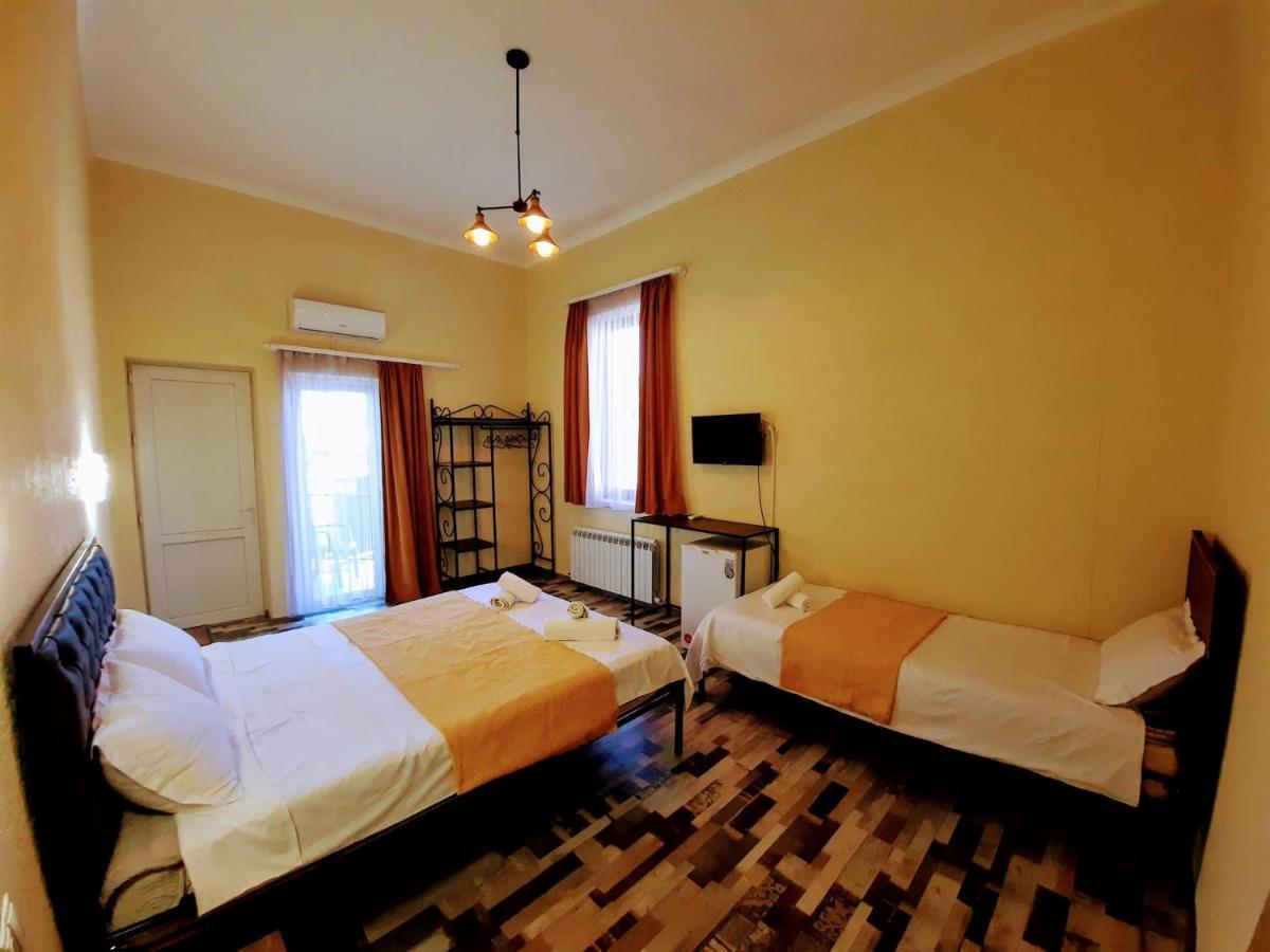 Green Flower Hotel Kutaisi Zewnętrze zdjęcie
