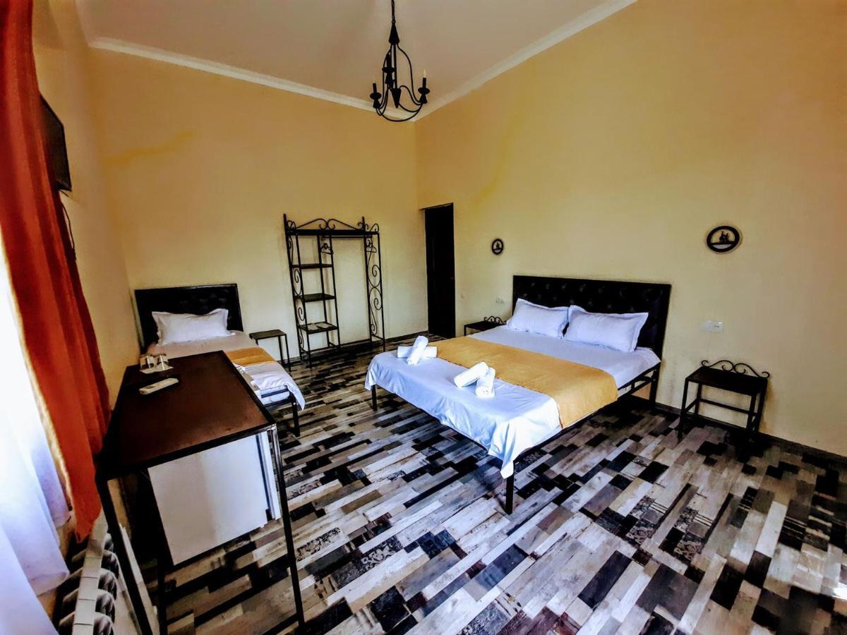 Green Flower Hotel Kutaisi Zewnętrze zdjęcie